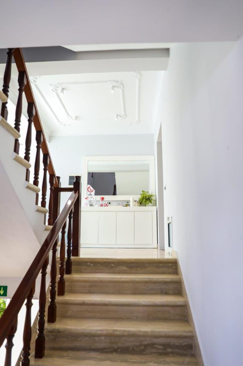 Merkaj Hotel Берат Экстерьер фото